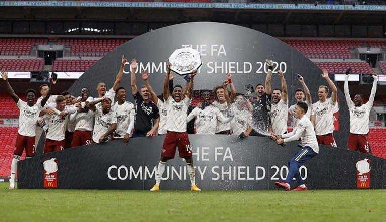 Arsenal Juara Community Shield